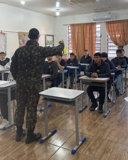Primeira inspeção dos jovens alistados em 2025