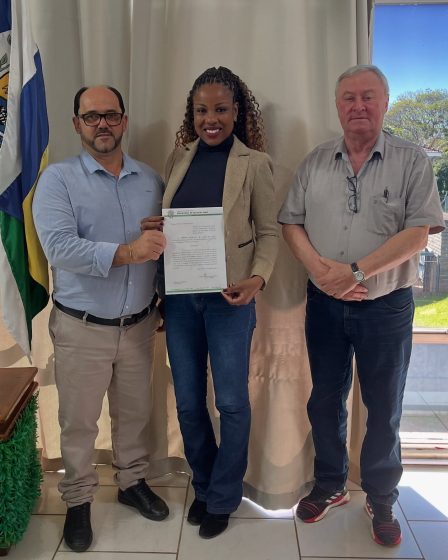 Posse da nova servidora pública municipal aprovada no concurso público 001/23