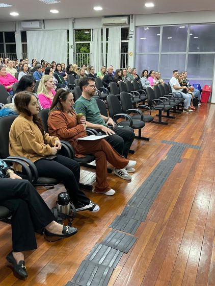 Palestra sobre Prevenção de Crises em contextos escolar