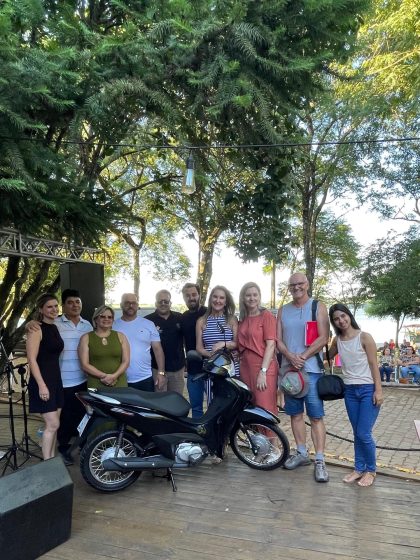 Sorteio de Prêmios e uma Ação em Prol da Saúde Mental Movimentaram o Balneário Municipal