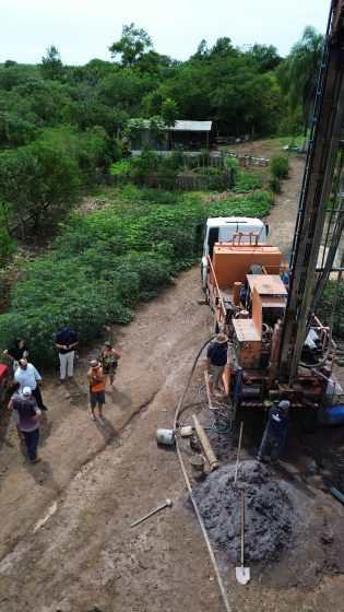 Comunidade de Vila Cruz Alta Recebe Poço Artesiano