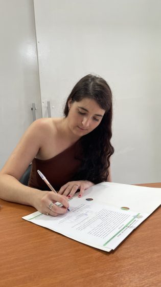 Posse da nova servidora pública municipal aprovada no concurso público 001/23