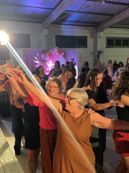 Encontro de Mulheres com Palestra Show Banda Rosas